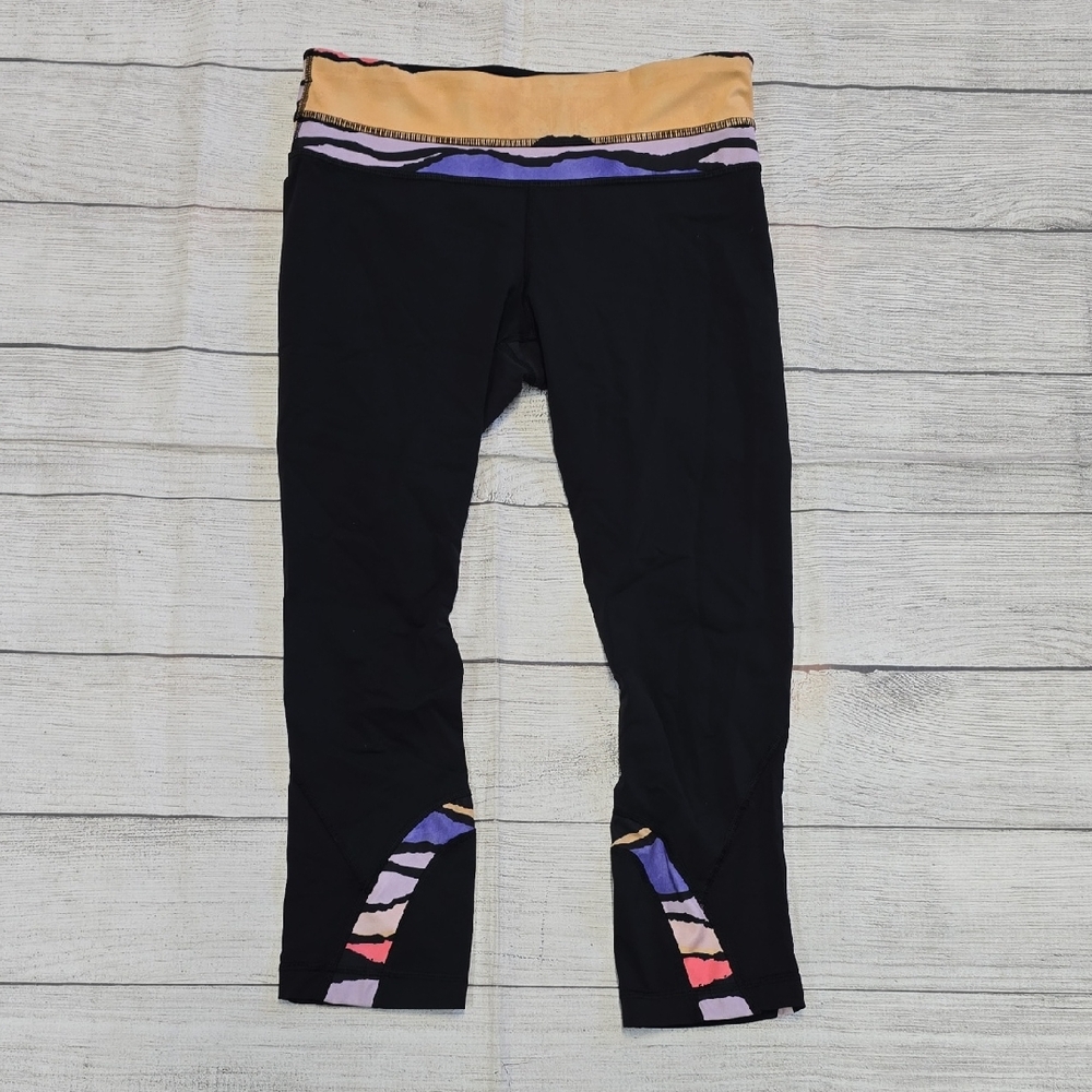 EUC 💎 Lululemon Run:Inspire Crop II *Block-It Pocket Black/Bleacher Stripe SZ 6 - Picture 5 of 10